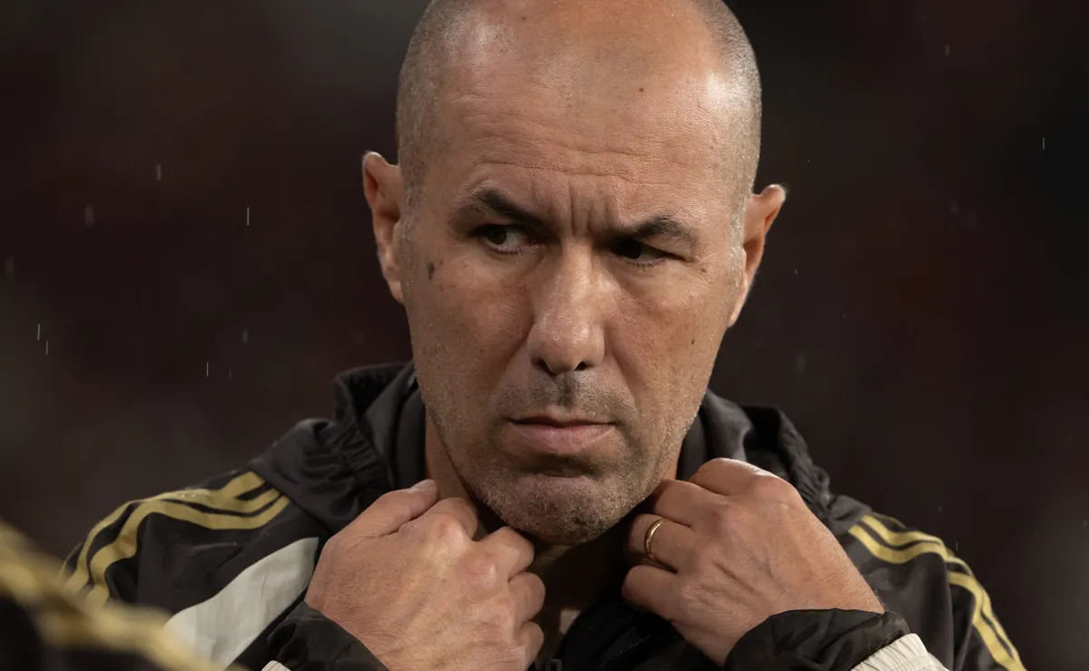 Demissão imediata de Leonardo Jardim é exigida pelos torcedores do Flamengo após empate no Beira-Rio