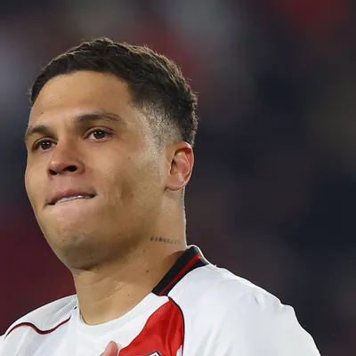 Diretoria do Vasco analisa nome de Quintero após meia deixar o River Plate