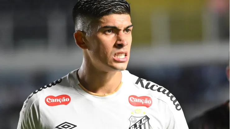 Zagueiro decidiu abrir o jogo - Foto: Jota Erre/AGIF.