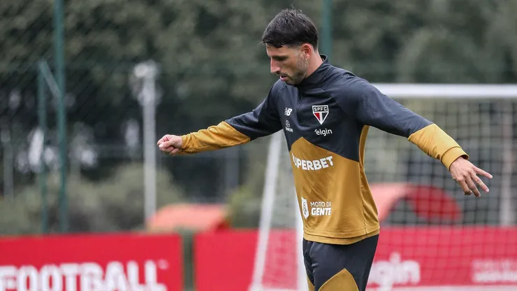 Calleri durante treino pelo São Paulo. Foto: Erico Leonan/São Paulo FC
