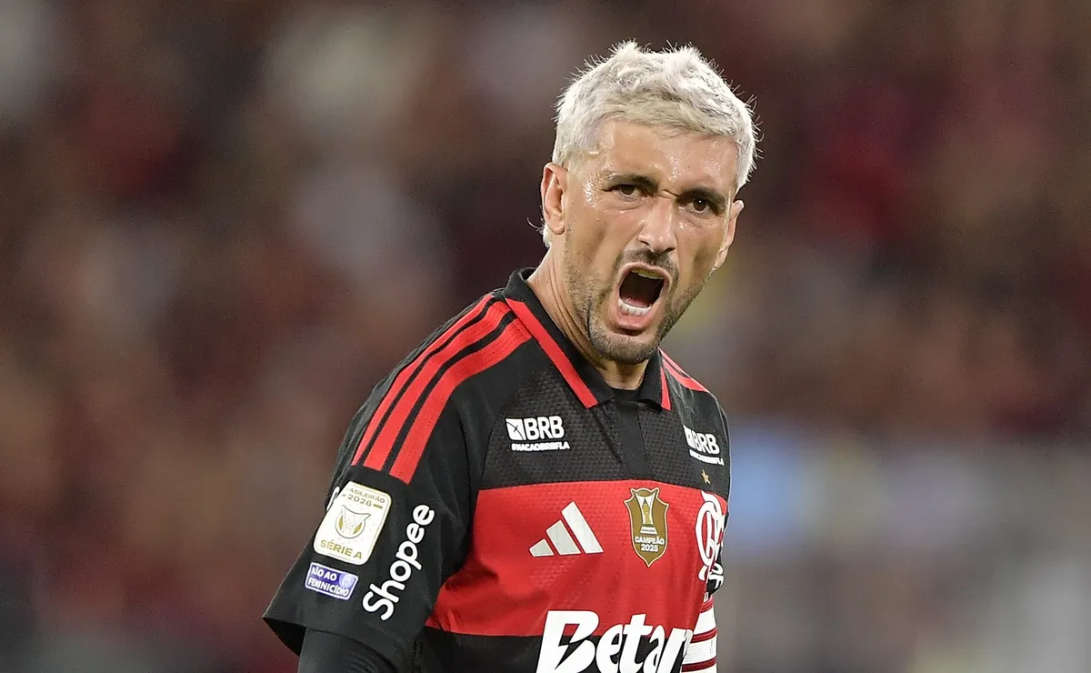 Arrascaeta chama responsabilidade e cobra elenco do Flamengo no vestiário