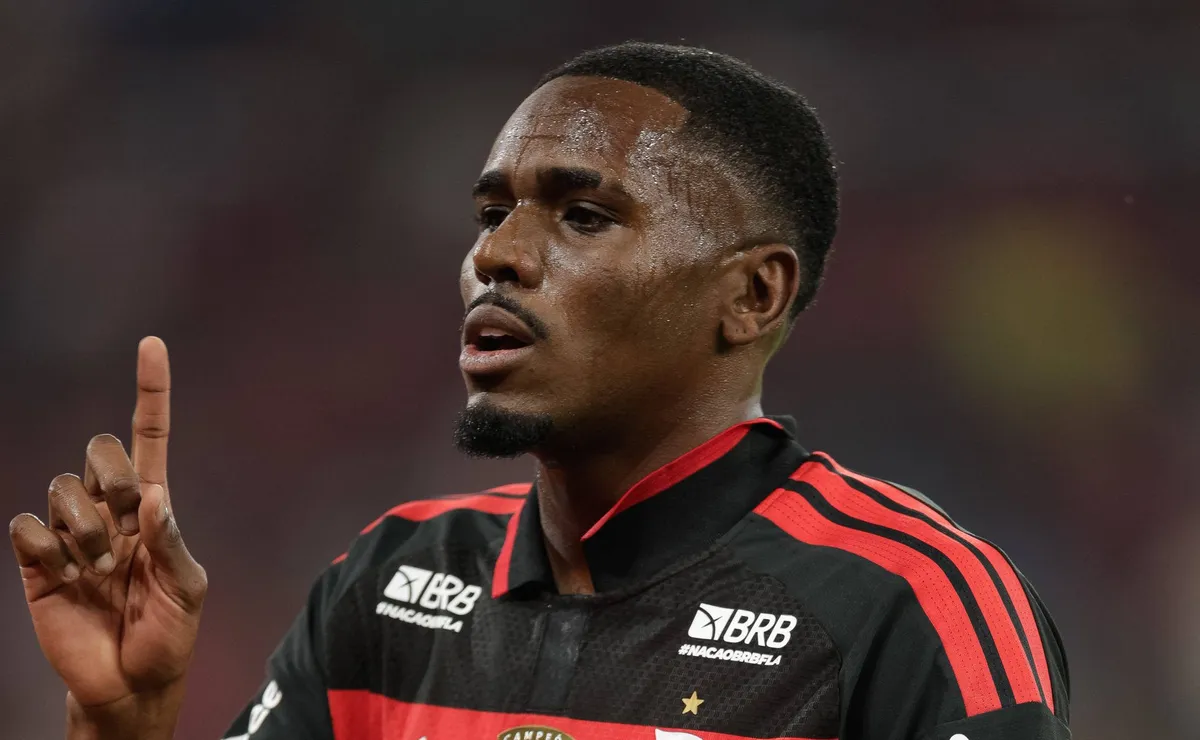 Flamengo avalia oferecer Evertton Araújo ao Zenit em troca da contratação de Luiz Henrique, diz jornalista