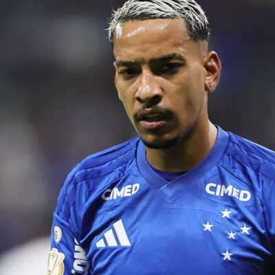 Matheus Pereira decide a virada