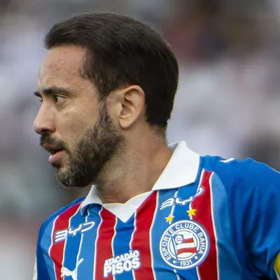 Everton Ribeiro sofre com críticas da torcida do Bahia