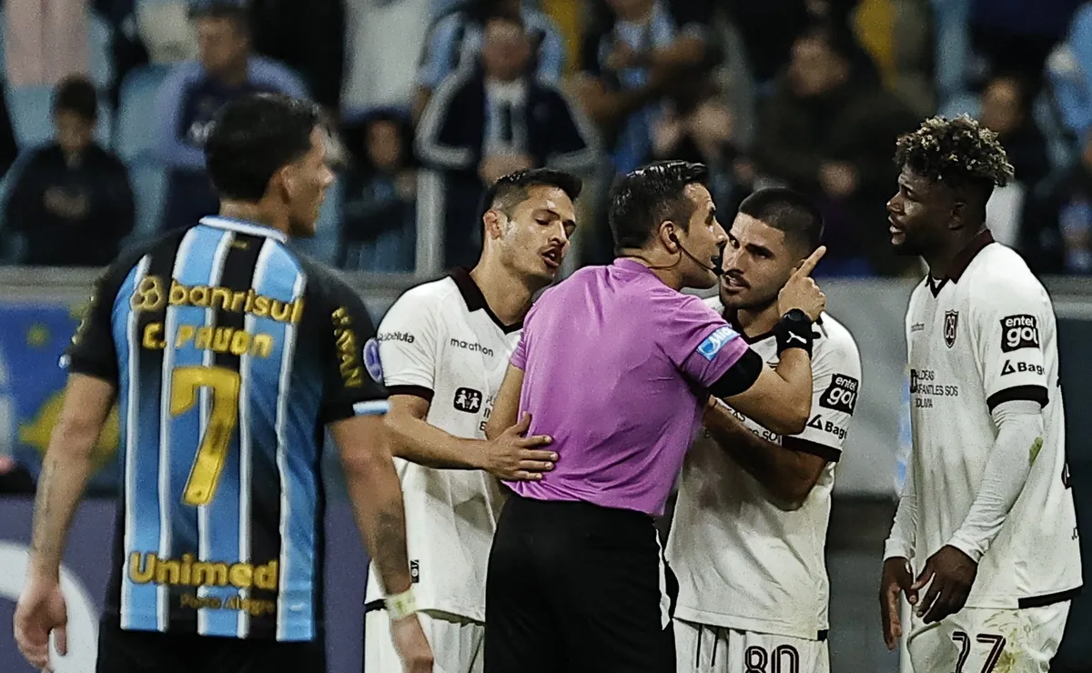 Grêmio volta a perder para o Bolívar e está eliminado na Copa Sul-Americana
