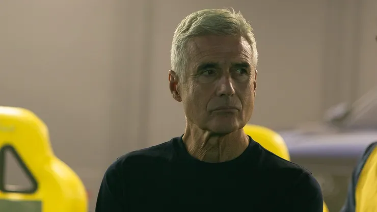 Luis Castro técnico do Grêmio durante partida contra o Mirassol no estádio Jose Maria de Campos Maia pelo campeonato Brasileiro A 2026.