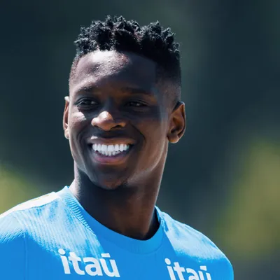 Cruzeiro oferece jogadores e dinheiro ao Zenit para contratar Luiz Henrique