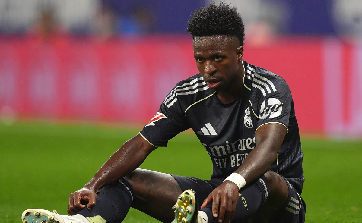 Vinícius Júnior, ex-Flamengo, recebe ultimato do Real Madrid sobre renovação contratual após alta pedida