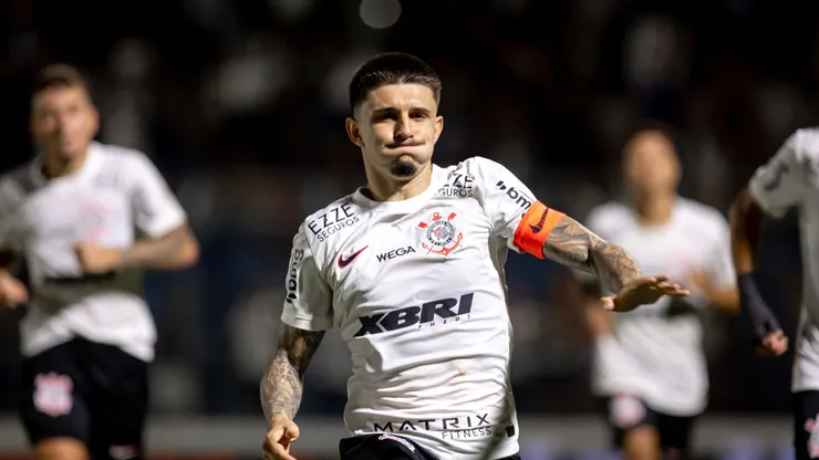 Léo Mana retorna ao Corinthians após fim de empréstimo e aguarda definição sobre o futuro - Foto Leonardo LimaAGIF