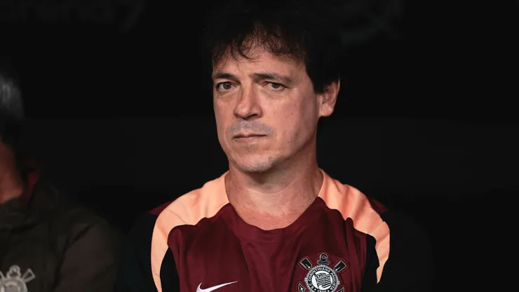 Fernando Diniz tecnico do Corinthians durante partida contra o Sao Paulo no estadio Arena Corinthians pelo campeonato Brasileiro A 2026. Foto: Ettore Chiereguini/AGIF