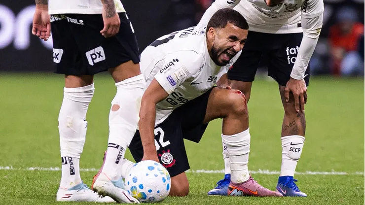 Labyad só volta a jogar em 2027 pelo Corinthians.