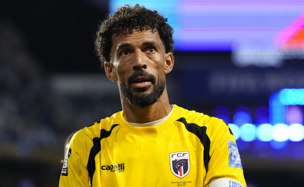 Deu ruim? Anunciado no Colo-Colo, Vozinha fica perto de fechar com clube do Marrocos