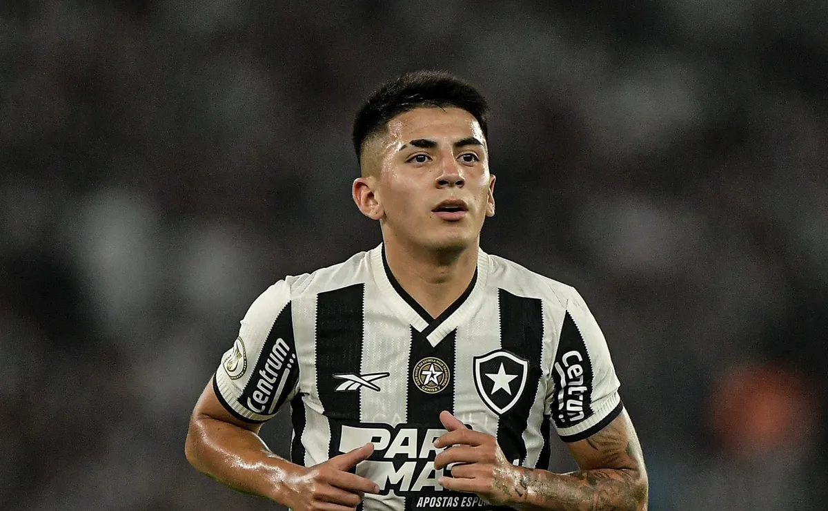 Flamengo tem longo caminho para acertar a contratação de Thiago Almada