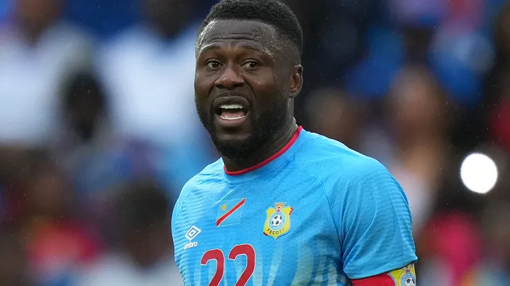 Zagueiro disputou a Copa do Mundo - Foto: Pau Barrena/Getty Images.