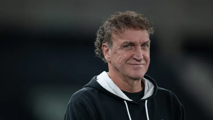 Cuca retorna com o time titular para a partida da Copa do Brasil