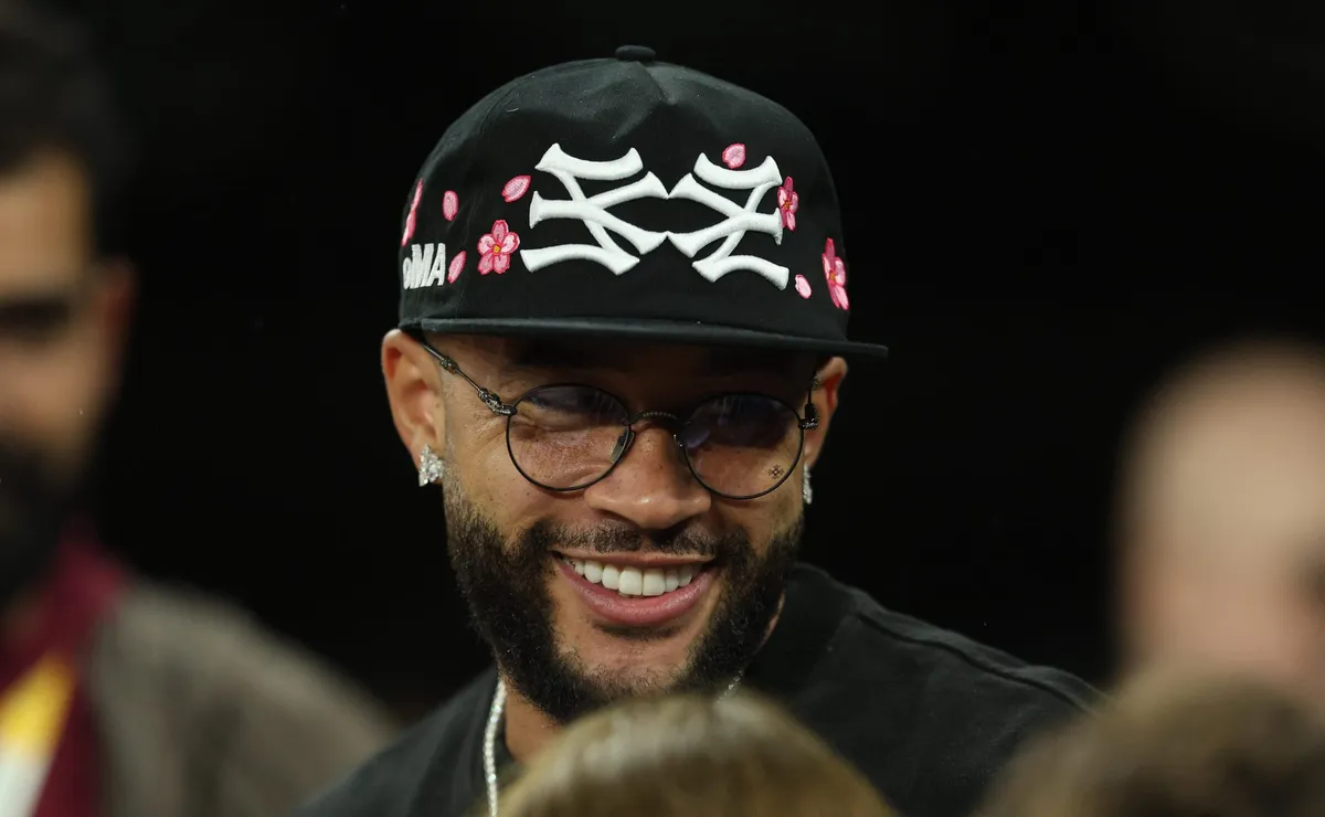 Memphis Depay assina renovação com Corinthians e encerra novela nesta sexta-feira
