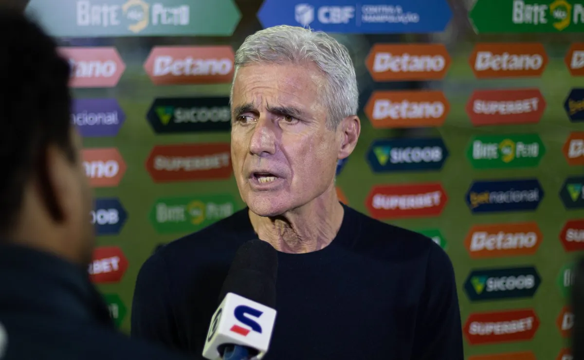 Al-Ahli monitora Luís Castro, mas sem conversas até o momento