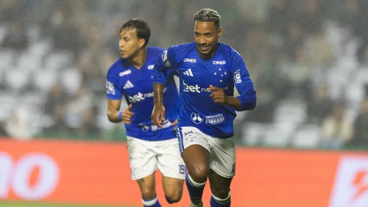 Kaio Jorge e Matheus Pereira durante partida pelo Cruzeiro. Foto: Paulo De Tarso/AGIF
