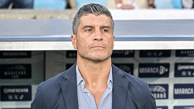 Pedro Emanuel é o técnico do Vasco. Foto: Thiago Ribeiro/AGIF