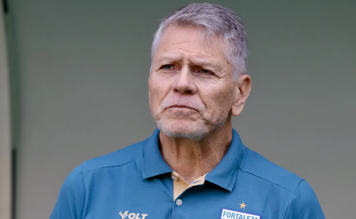 Paulo Autuori se revolta com arbitragem de Rodrigo José Pereira de Lima em Palmeiras x Fortaleza