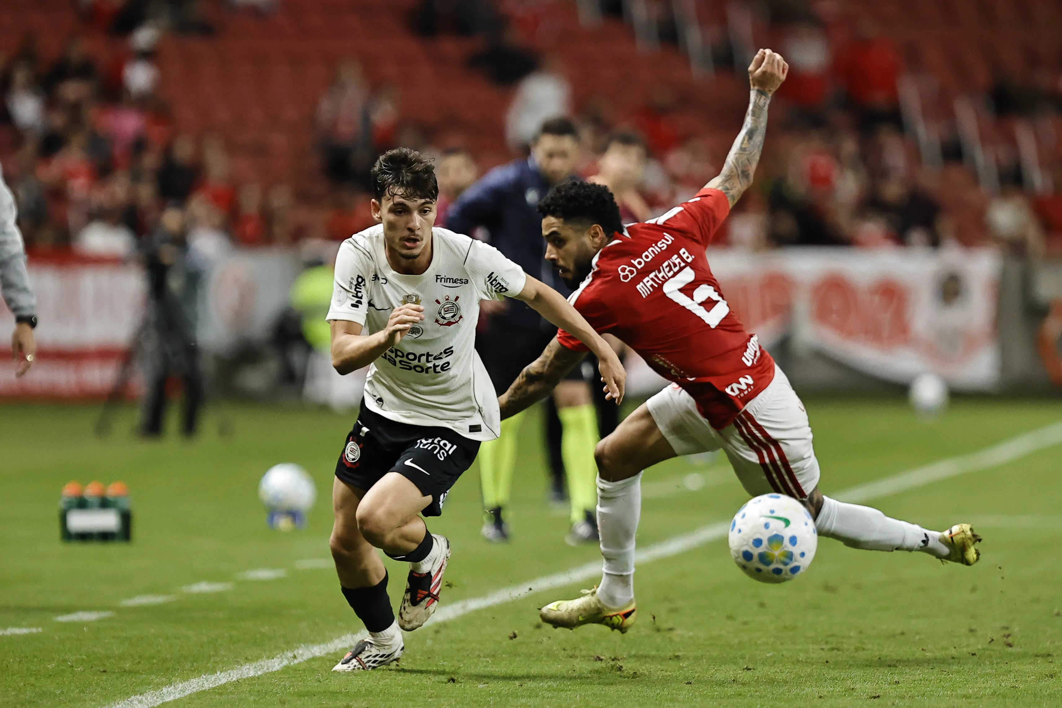 Internacional x Corinthians. Foto: Roberto Vinicius/AGIF