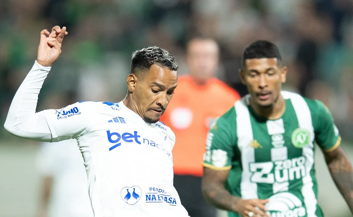Cruzeiro e Chapecoense empatam em 0 a 0 pelas oitavas de final da Copa do Brasil em jogo truncado