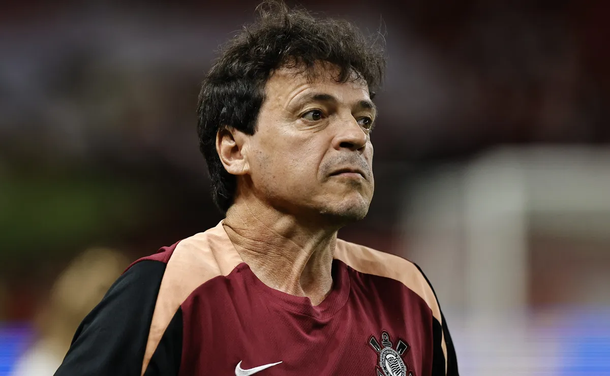 Diniz não supera estratégia do Internacional e Corinthians se complica com derrota na Copa do Brasil