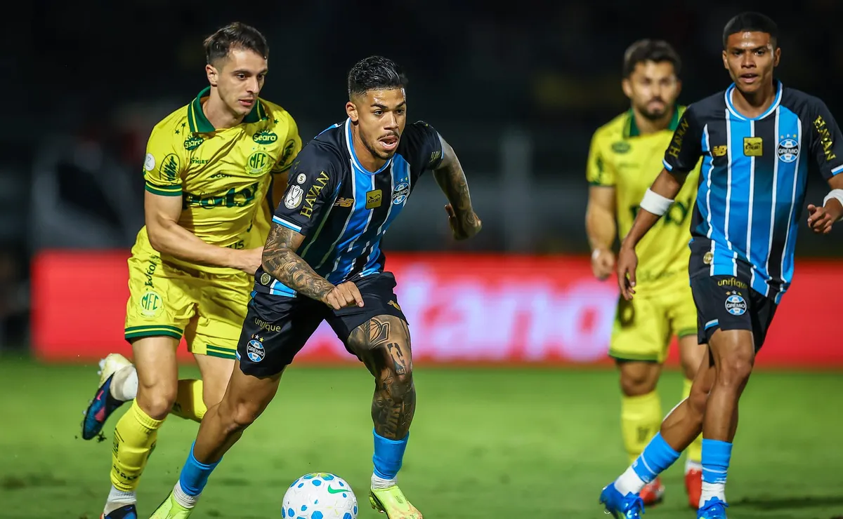 Grêmio empata com Mirassol, mas atuação mostra que crise ainda está longe do fim
