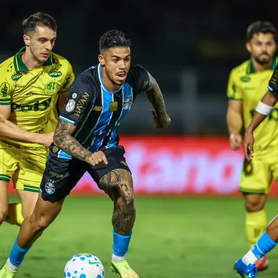Empate ajuda, mas Grêmio ainda preocupa