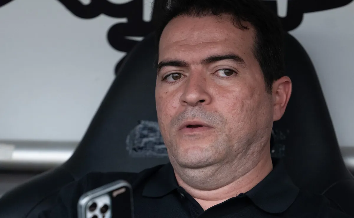Marcelo Paz denuncia intimidação da arbitragem o Corinthians: “Causa estranheza”