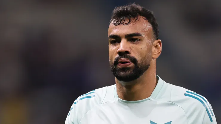 Fabricio Bruno jogador do Cruzeiro durante aquecimento antes da partida contra o Fortaleza no estadio Mineirao pelo campeonato Brasileiro A 2025.