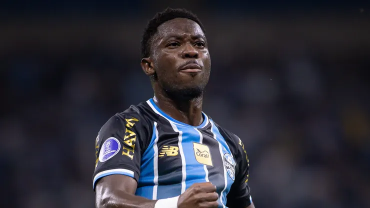 Amuzu ainda não abriu conversa para renovar - Foto: Maxi Franzoi/AGIF