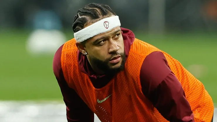 Memphis Depay jogador do Corinthians durante aquecimento antes da partida contra o Atletico-MG no estadio Arena Corinthians pelo campeonato Brasileiro A 2026.