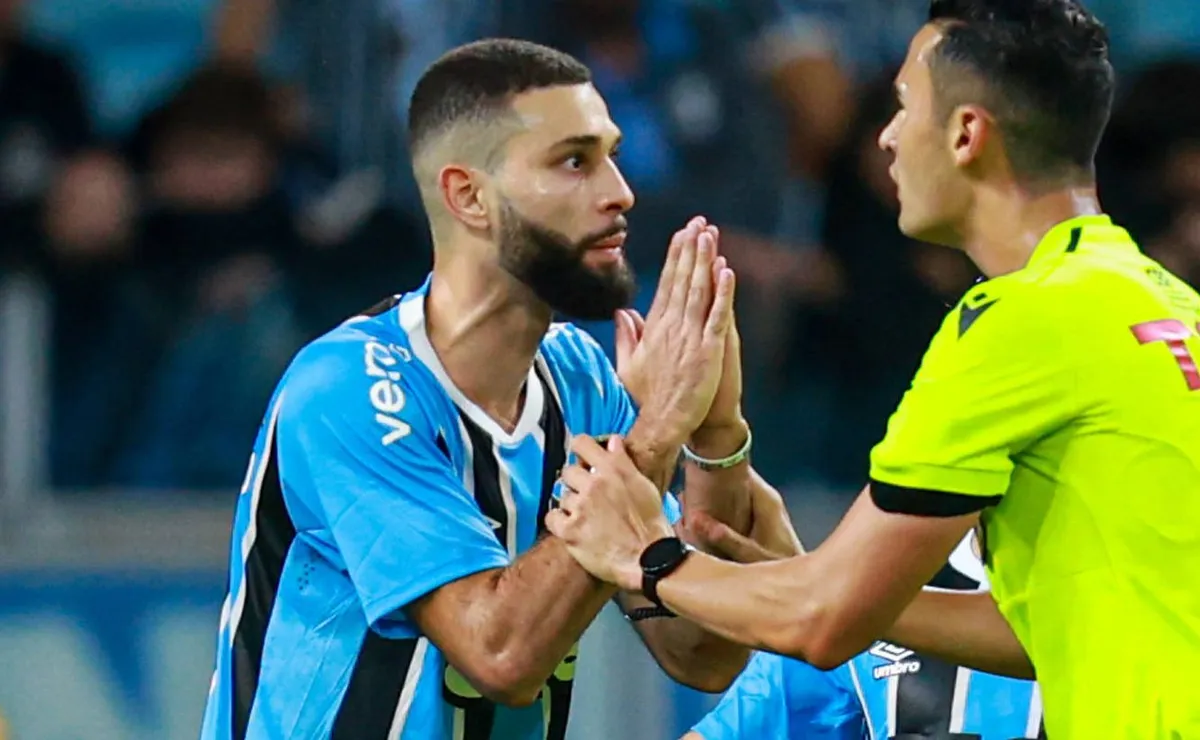 Corinthians oferece jogadores ao Grêmio em troca da contratação de Wagner Leonardo