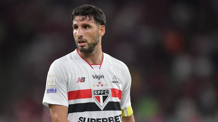 Calleri durante partida pelo São Paulo. Foto: Thiago Ribeiro/AGIF