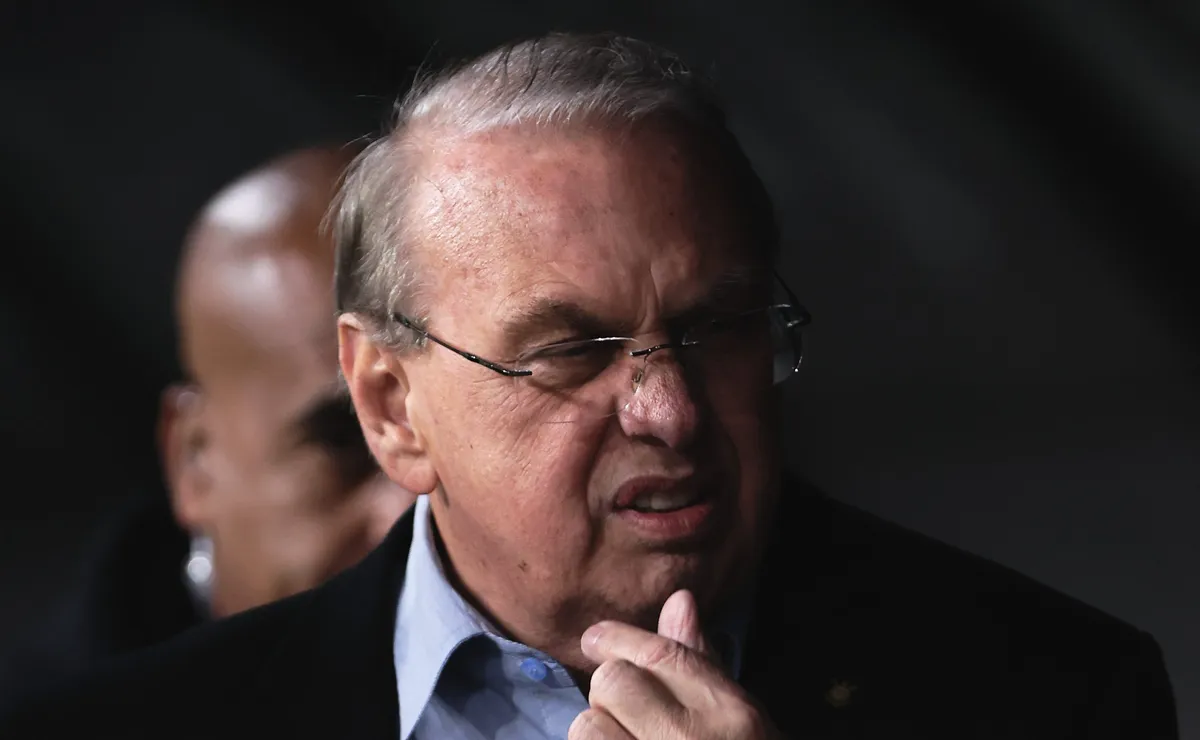 Opinião: Problemas financeiros e erros na gestão de Osmar Stabile prejudicam resultados do Corinthians