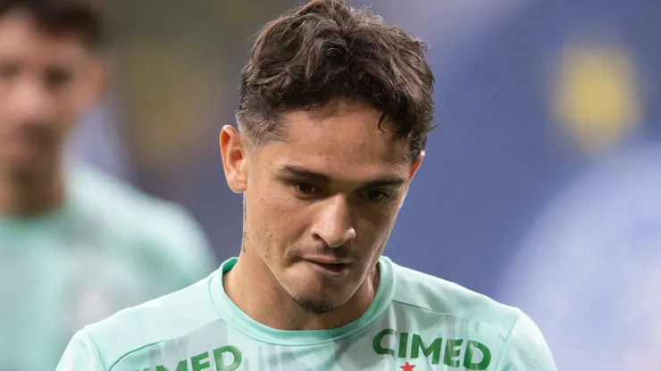 Khellven sentiu lesão na coxa e deve desfalcar Palmeiras nos próximos jogos do Palmeiras