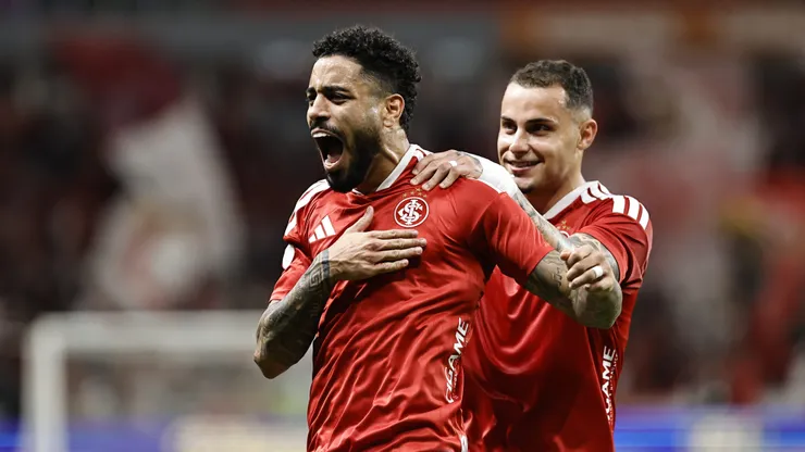 Matheus Bahia comemora seu gol na vitória sobre o Corinthians, pela Copa do Brasil. Foto: Roberto Vinicius/AGIF