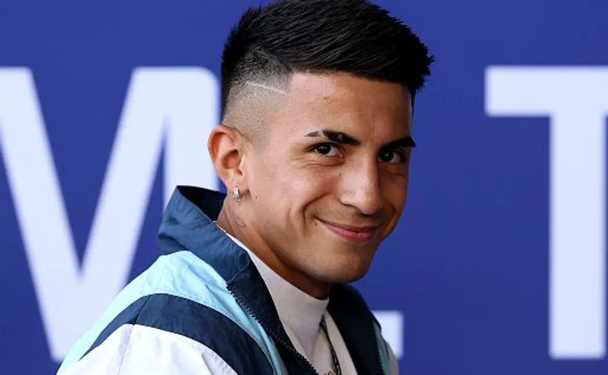 Flamengo decide não entrar em leilão por Thiago Almada e aguarda resposta final de empresários