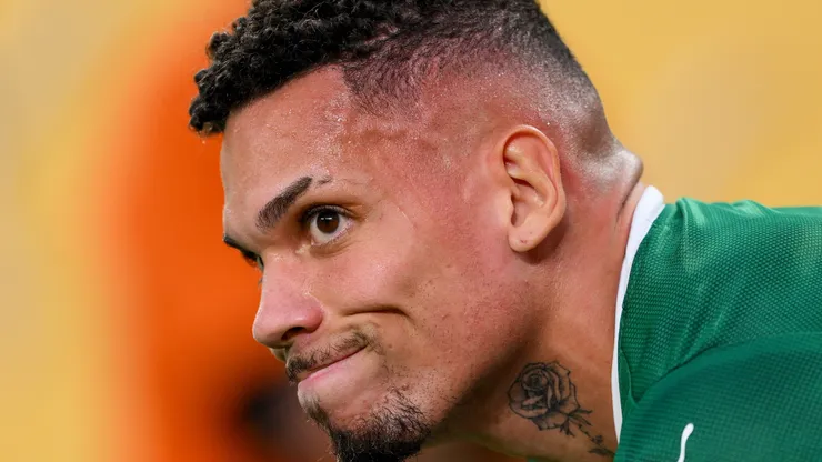 Paulinho tem lesão muscular e gera novo problema no Palmeiras. Foto: David Ramos/Getty Images