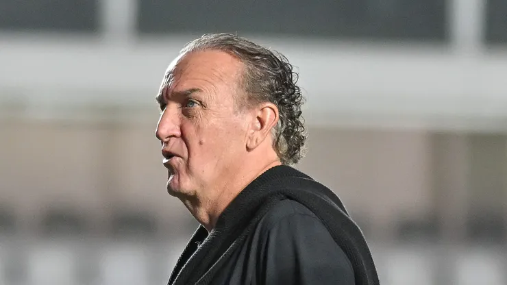 - Cuca tecnico do Santos antes da partida contra o Remo