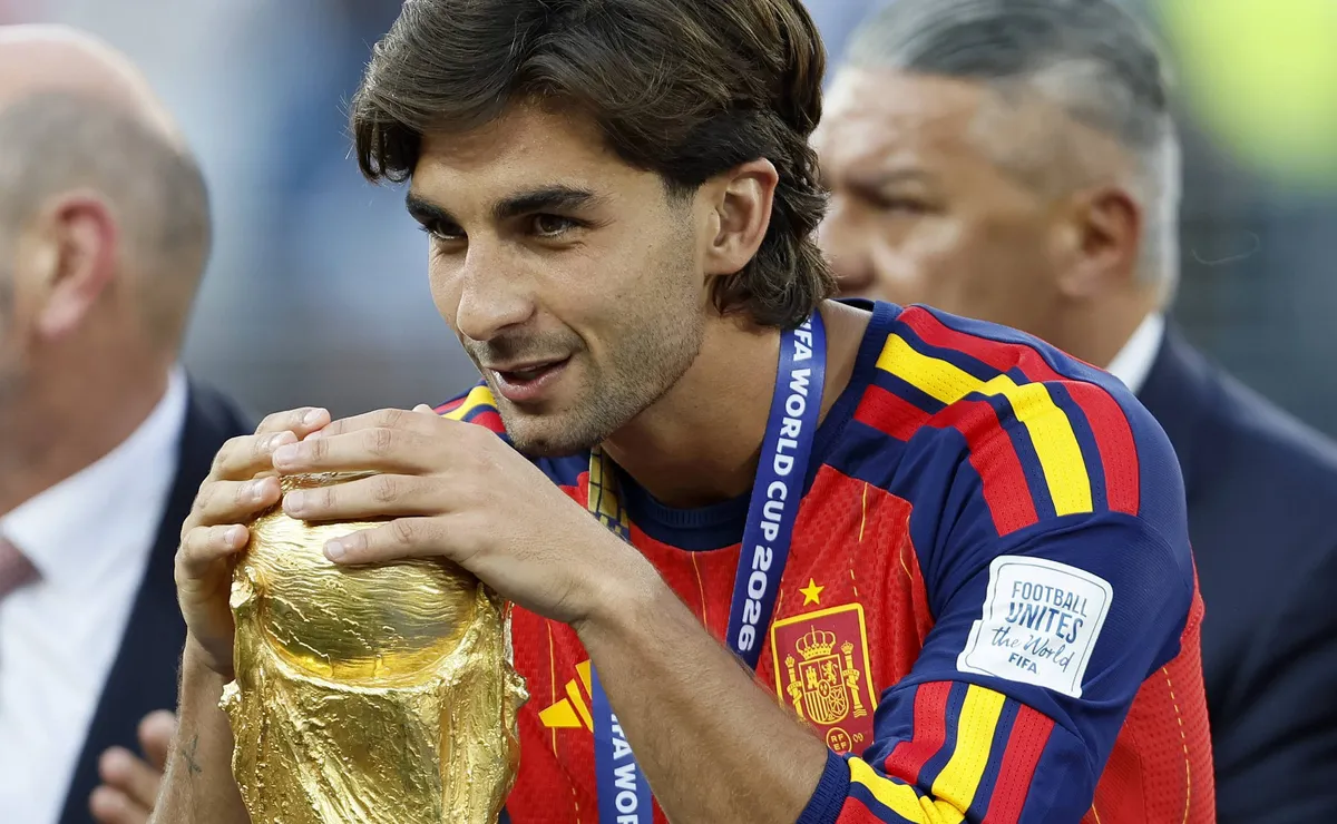 Ferran Torres dá ‘ultimato’ ao Barcelona em meio a boatos sobre o PSG: “Eles podem vir negociar”