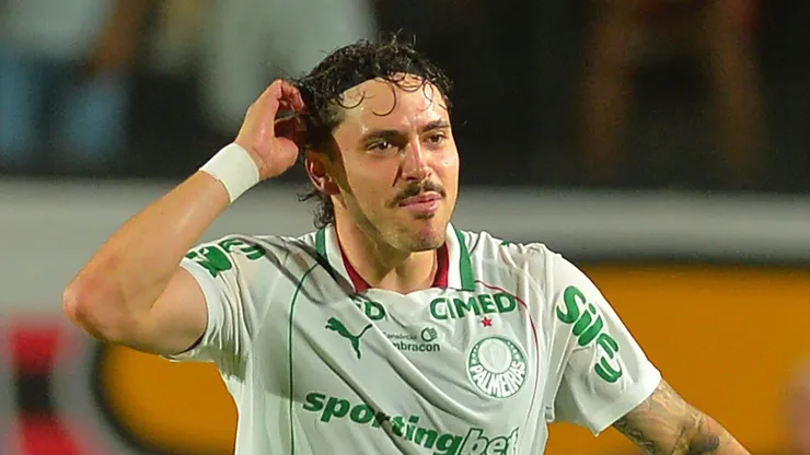- Mauricio, jogador do Palmeiras comemora seu gol durante partida contra o Vitoria