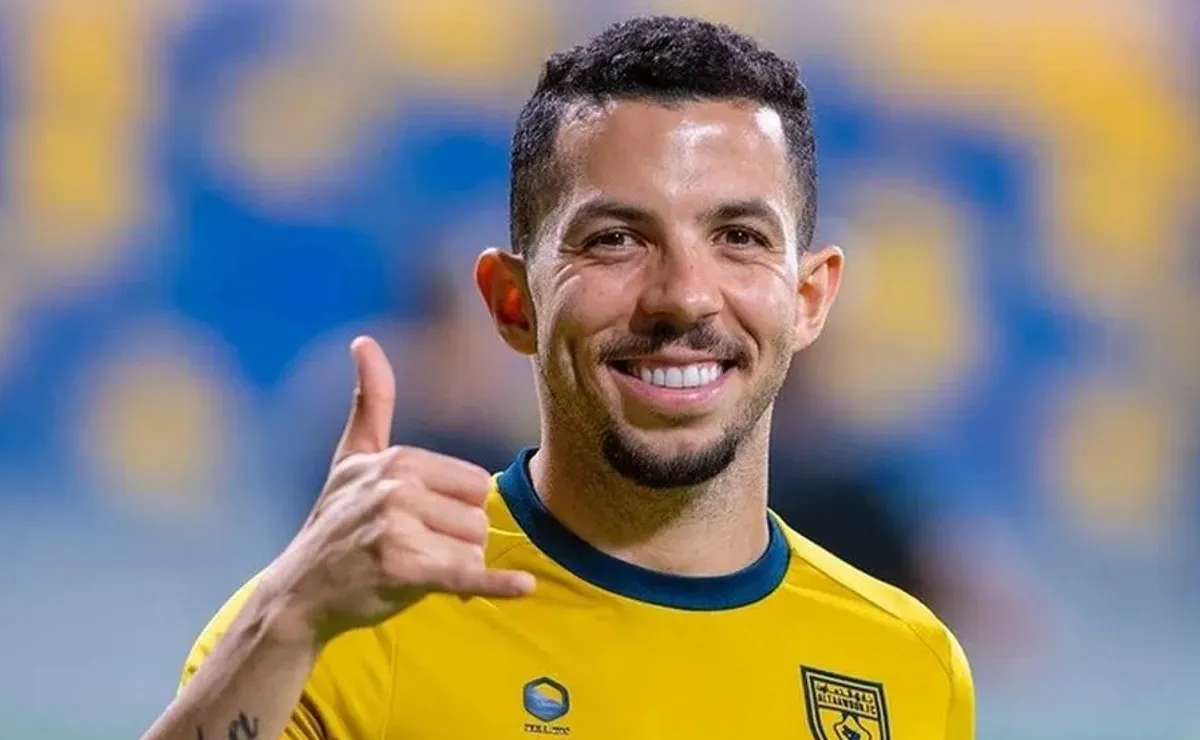 Flávio, ex-Al-Taawoun, é oferecido e Vasco aprova nome para reforçar o meio-campo