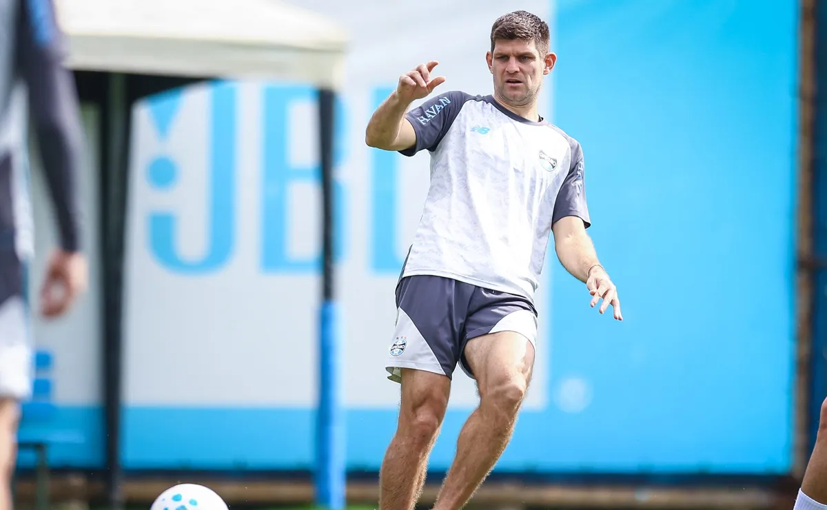 Grêmio ainda pode buscar zagueiro e define condição para novo reforço
