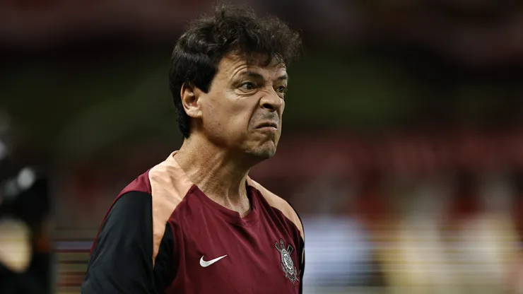 Fernando Diniz, do Corinthians, não recebeu nenhuma punição do STJD.