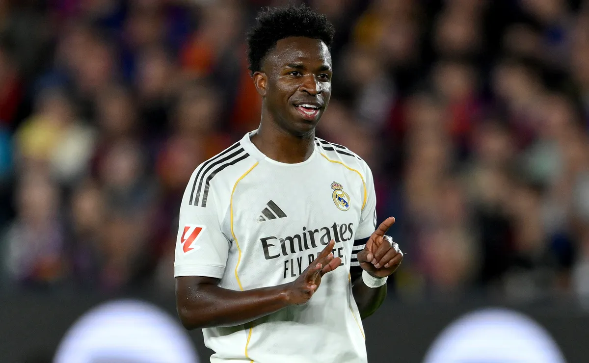 José Mourinho destaca renovação de Vinícius Jr. e pressiona Real Madrid por acordo até 2031