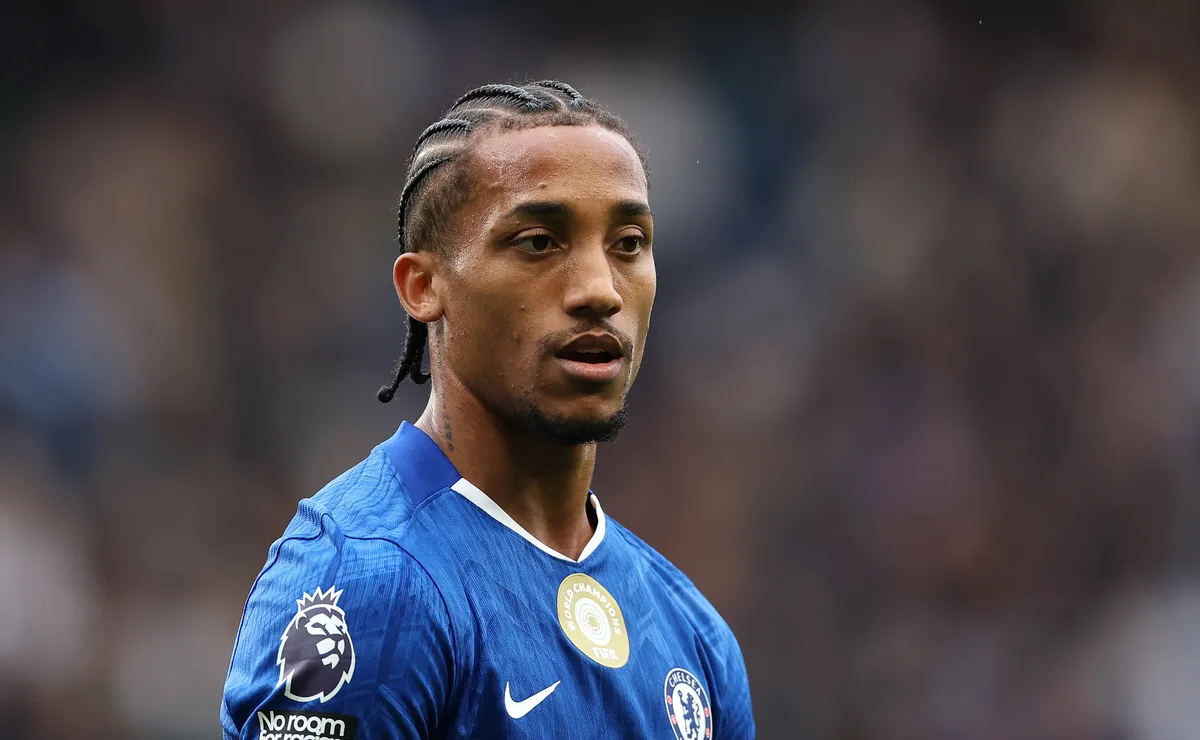 Chelsea renova contrato de João Pedro até 2033 e barra investidas de gigantes europeus