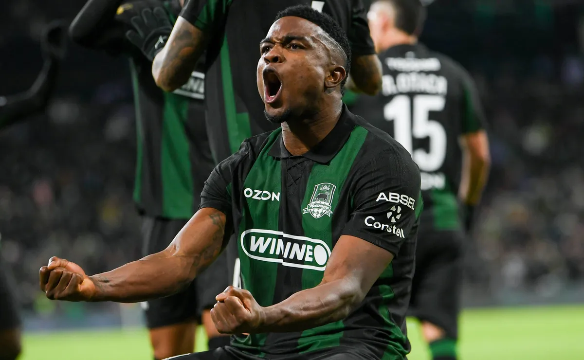 Vasco abre conversas para contratar Jhon Córdoba e mira atacante do Krasnodar para assumir a camisa 9