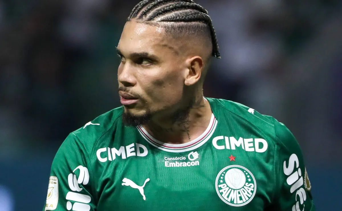 Lesão de Paulinho no Palmeiras não aconteceu por conta das cirurgias recentes do atacante